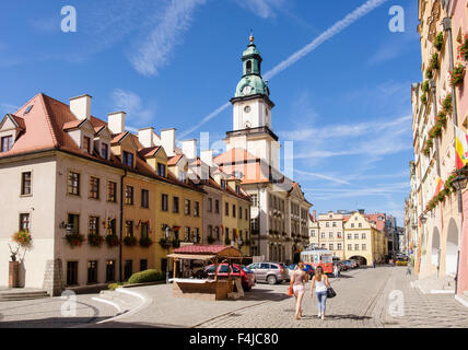 Die sieben Häuser mit 18. Jahrhundert Rathaus in Plac Ratuszowy oder Town Hall Square Jelenia Gora (Hirschberg) unteren Schlesien Polen Stockfoto