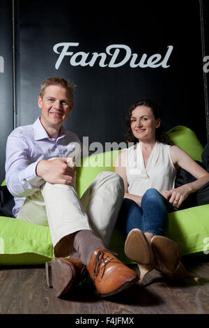 Nigel (links) und Lesley Eccles. Co-Founders Online-Fantasy-Sport-Plattform, FanDuel. Edinburgh, Schottland. Stockfoto