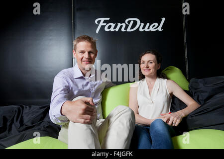 Nigel (links) und Lesley Eccles. Co-Founders Online-Fantasy-Sport-Plattform, FanDuel. Edinburgh, Schottland. Stockfoto