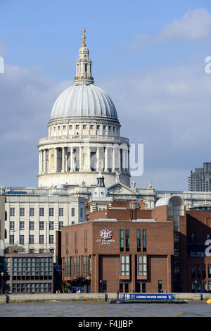 St. Pauls Kathedrale und City of London School, London, England, UK Stockfoto