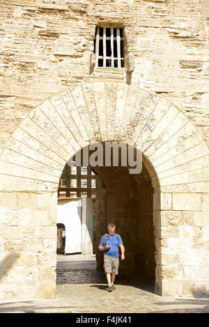 Die Altstadt von Alcudia Xara Tor (Portal del Moll), Porta de Sant Sebastia, Balearen, Mallorca oder Mallorca, Spanien. Stockfoto