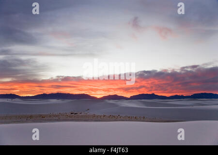 Sonnenuntergang über White Sands National Monument Stockfoto