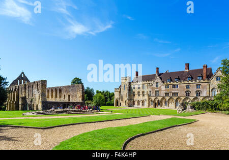 Der Schlafsaal Range und des Abtes Burgsaal in Battle Abbey, 1066 Schlacht von Hastings Abtei & Schlachtfeld, East Sussex, England, UK Stockfoto