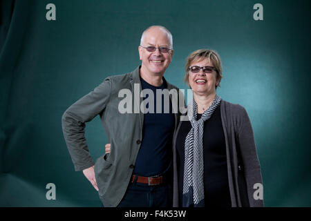 Andrzej Klimowski & Danusia Schejbal, die britische geboren Grafik Romanciers, an das Edinburgh International Book Festival 2015. Edinburgh, Schottland. 28. August 2015 Stockfoto