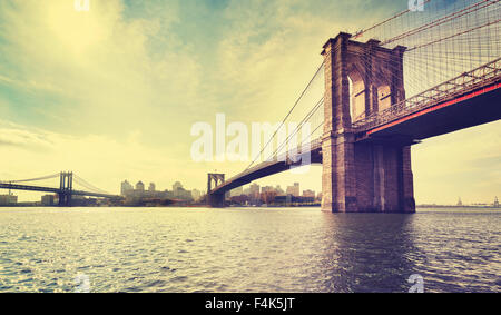 Jahrgang gefiltert Bild der Brooklyn Bridge in New York City, USA. Stockfoto