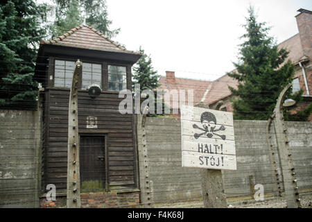 Ein Schild Warnung vor der Hütte das Giftgas Zyklon B um jüdische Häftlinge gas enthält Stockfoto