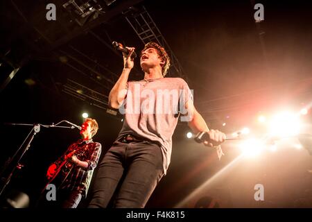 Mailand, Italien. 19. Oktober 2015. Die Vamps führt live auf Fabrique in Mailand, Italien, am 19. Oktober 2015 Credit: Mairo Cinquetti/Alamy Live News Stockfoto