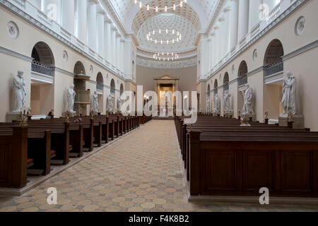 Innenraum Vor Frue Kirke (Liebfrauenkirche), der Kopenhagener Dom voller Bertel Thorvaldsens berühmten Statuen. Stockfoto