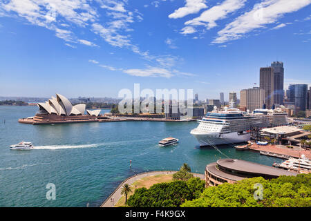 Australien Sydney CBD Sehenswürdigkeiten rund um Sydney Harbour View von Harbour Bridge Lookout an einem sonnigen Sommertag Stockfoto