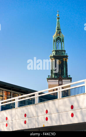 Alexander Platz an einem nebligen Tag, Berlin, Deutschland. Stockfoto