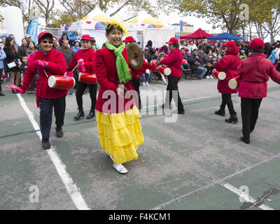 China-Tage-Festival und Laterne Parade in "Kleine Chinatown" in Sunset Park in Brooklyn, NY, Oct.18, 2015. Stockfoto