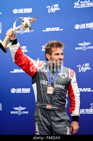 Las Vegas, USA. 18. Oktober 2015. Hannes Arch Österreichs fertig 3 in der Meisterklasse von 2015 Red Bull Air Race Las Vegas Nevada Credit: Ken Howard/Alamy Live-Nachrichten Stockfoto