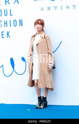 Seoul, Südkorea. 19. Oktober 2015. Hera Seoul Fashion Week hält am 19. Oktober 2015 in Seoul, Südkorea. Credit: Foto oben Corporation/Alamy Live-Nachrichten Stockfoto