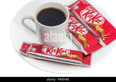 KUALA LUMPUR MALAYSIA, 2. August 2015: Kit Kat ist eine Schokolade überdachten Wafer-Bar wurde 1911 von Rowntree von York, England Stockfoto