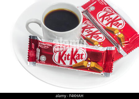 KUALA LUMPUR MALAYSIA, 2. August 2015: Kit Kat ist eine Schokolade überdachten Wafer-Bar wurde 1911 von Rowntree von York, England Stockfoto