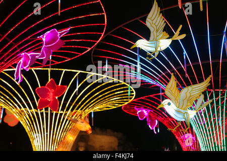 Metall Baumschmuck führte FGS Tempel, Jenjarom Malaysia während Chinesisches Neujahr 2014. Stockfoto