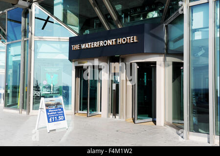 Das Waterfront Hotel gehört jetzt zum Jurys Inn hoon Brighton Seafront UK das Hotel hat kürzlich seinen Namen geändert und War früher das Thistle Hotel - 2015 Stockfoto