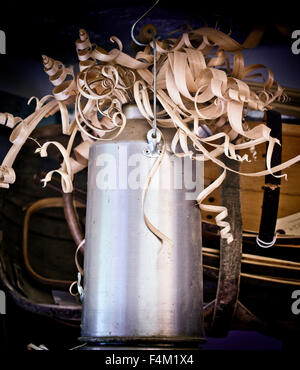 Sussex Trug Maker - Charlie Groves in seiner Werkstatt in Holmes Hügel in der Nähe von Lewes, East Sussex. Stockfoto