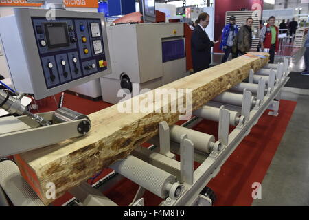 Brno, Tschechische Republik. 20. Oktober 2015. Internationalen Handel fair Wood-Tec beginnt in Brno, Tschechische Republik, 20. Oktober 2015. © Vaclav Salek/CTK Foto/Alamy Live-Nachrichten Stockfoto