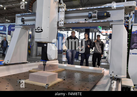 Brno, Tschechische Republik. 20. Oktober 2015. Internationalen Handel fair Wood-Tec beginnt in Brno, Tschechische Republik, 20. Oktober 2015. © Vaclav Salek/CTK Foto/Alamy Live-Nachrichten Stockfoto