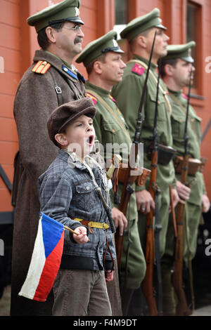 Die Legion zu trainieren ist eine mobile Nachbildung eines Zuges Legionen auf der Transsibirischen Eisenbahn. Museum der tschechoslowakischen Legionen in Russland präsentiert neue Kutsche für Schneider in Brno, Tschechische Republik, 20. Oktober 2015. (Foto/Vaclav Salek CTK) Stockfoto