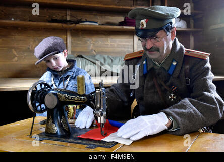 Die Legion zu trainieren ist eine mobile Nachbildung eines Zuges Legionen auf der Transsibirischen Eisenbahn. Museum der tschechoslowakischen Legionen in Russland präsentiert neue Kutsche für Schneider in Brno, Tschechische Republik, 20. Oktober 2015. (Foto/Vaclav Salek CTK) Stockfoto