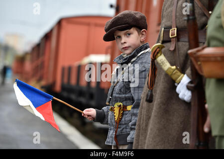 Die Legion zu trainieren ist eine mobile Nachbildung eines Zuges Legionen auf der Transsibirischen Eisenbahn. Museum der tschechoslowakischen Legionen in Russland präsentiert neue Kutsche für Schneider in Brno, Tschechische Republik, 20. Oktober 2015. (Foto/Vaclav Salek CTK) Stockfoto