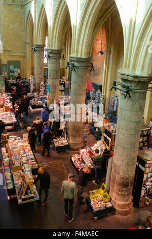 Buchhandlung Dominicanen Sitz in alten dominikanischen Kirche, Maastricht, Limburg, Niederlande. Stockfoto