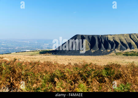 Zeche-Tipps aus der Llanbradach Zeche, Rhymney Valley in der Nähe von Caerphilly, South Wales, UK. Stockfoto