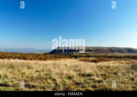 Zeche-Tipps aus der Llanbradach Zeche, Rhymney Valley in der Nähe von Caerphilly, South Wales, UK. Stockfoto