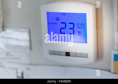 Moderne digitale Heizungsthermostat Stockfoto