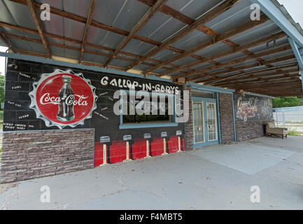 Galopp In Garys ist ein verlassenes am Straßenrand lokal Highway 441 in Nordflorida. Stockfoto