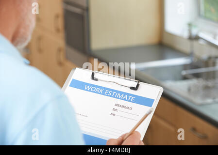 Baumeister Vorbereitung Schätzung für Home Improvement Stockfoto