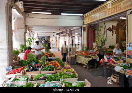 Gemüse Marktstand in Carpentras Departement Vaucluse Provence Süd-Frankreich-Europa Stockfoto