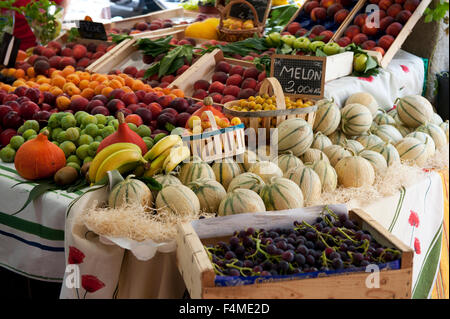 Gemüse Marktstand in Carpentras Departement Vaucluse Provence Süd-Frankreich-Europa Stockfoto