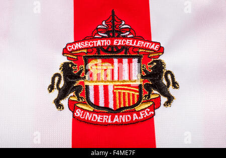 LONDON, UK - 19. Oktober 2015: Der Club-Wappen auf dem Sunderland FC Hemd am 19. Oktober 2015. Stockfoto