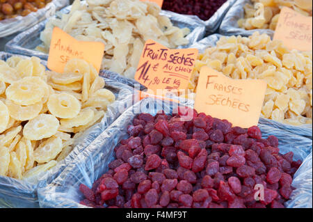 Getrocknete Früchte am Marktstand in Provence Frankreich Europa Stockfoto