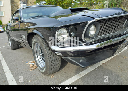 Schwarzen Ford Mustang Boss 429 Big Block, in öffentlicher Parkplatz geparkt Stockfoto