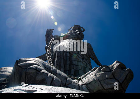 Jungfrau der Apokalypse, von Schlange nachschlagen Stockfoto