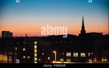 Sonnenuntergang und Silhouette des Birmingham Skyline mit Blick auf der Stadt historischen Jewellery Quarter Stockfoto