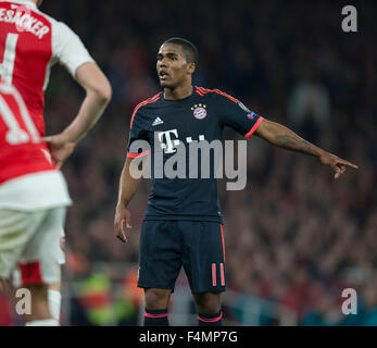 Emirates Stadium, London, UK. 20. Oktober 2015. UEFA Champions League Fußball. Arsenal gegen FC Bayern München. Bayern Douglas Costa. Bildnachweis: Aktion Plus Sport/Alamy Live-Nachrichten Stockfoto