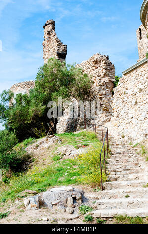 Ruine Burg Grimaud, Gemeinde im Département Var in der Region Provence-Alpen-Cote d ' Azur im Südosten Frankreichs. Stockfoto