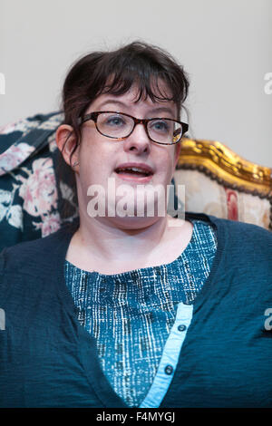 KAITE Welsh, LGBT-Journalist, Redakteur und Autor auf der Summerhall historische Fiktion Festival 2015. Edinburgh, Schottland. 25. April 2015 Stockfoto