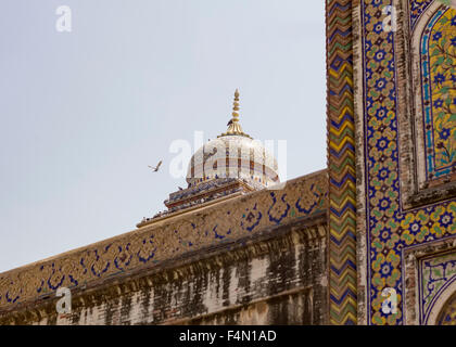 Details der schönen Wazir Khan Moschee in der Altstadt von Lahore, Pakistan Stockfoto