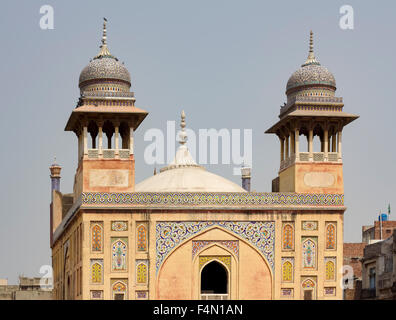 Details der schönen Wazir Khan Moschee in der Altstadt von Lahore, Pakistan Stockfoto