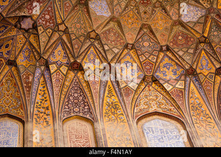Details der schönen Wazir Khan Moschee in der Altstadt von Lahore, Pakistan Stockfoto