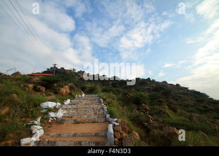 Schritten bestehend aus Felsen auf dem Hügel Stockfoto