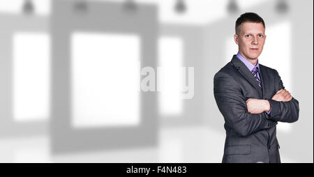 Geschäftsmann im Büro Stockfoto
