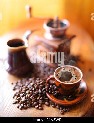 Weltkultur, Brot und Weizen, menschliche Nahrung, Ananassaft, Welternährung, Tomatensaft, Green Food, Schokoladenkuchen, Kaffeebohne Stockfoto