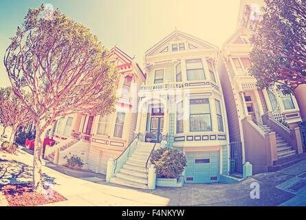 Vintage stilisierte fisheye-Objektiv Straße Foto von der Painted Ladies, San Francisco, USA.